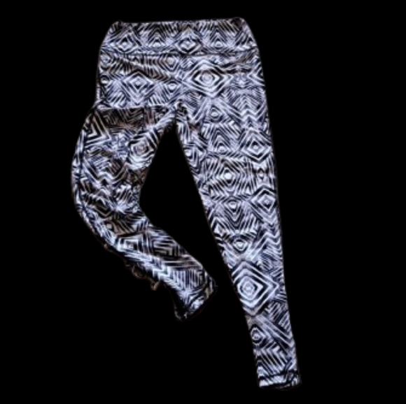 👍 Geometric Patterned Leggings - Picture 11 of 11